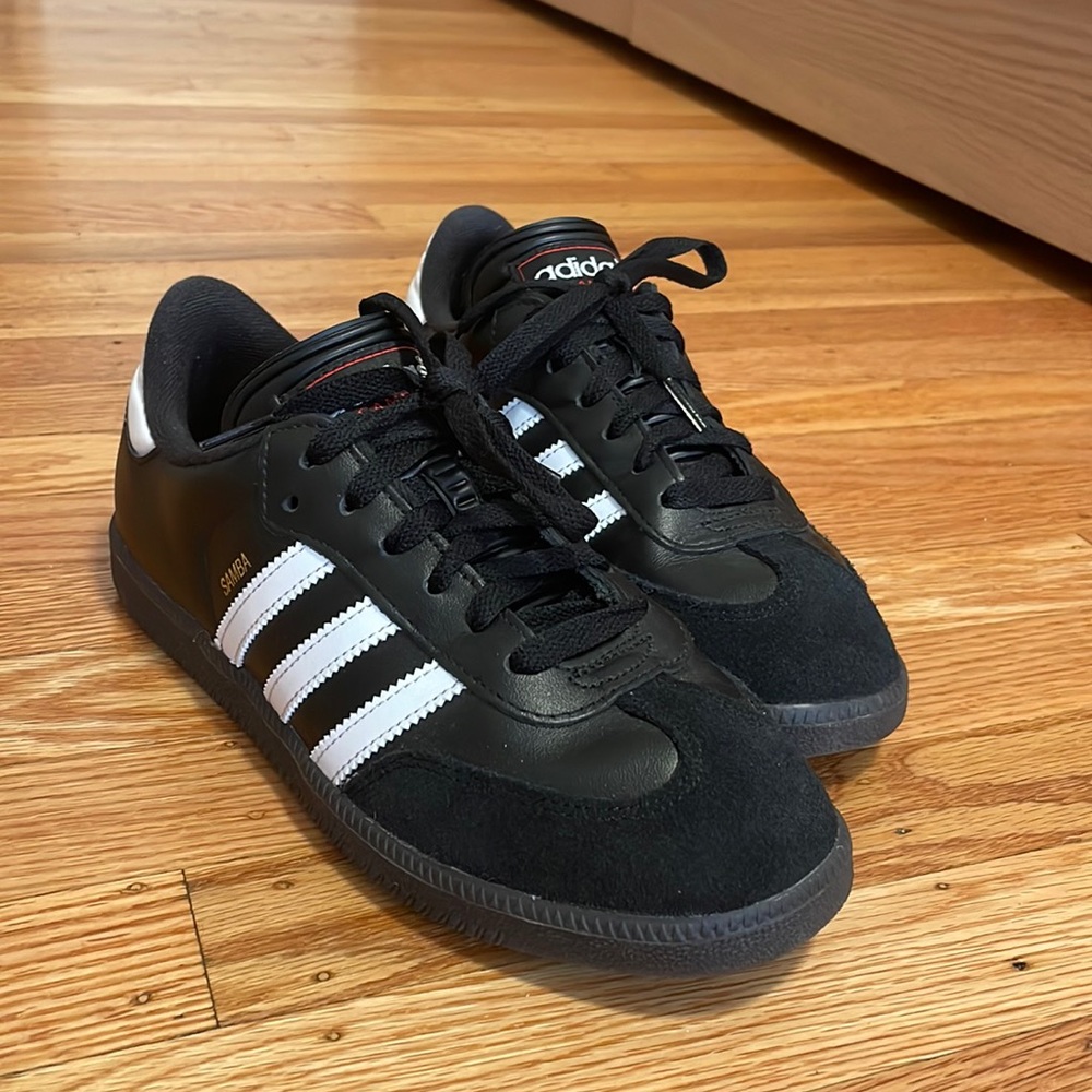 NWOT Adidas Samba